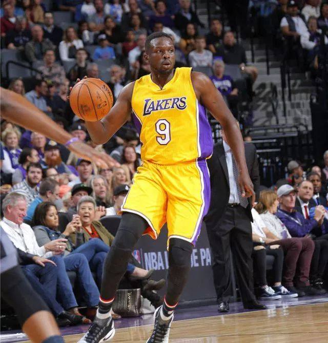 凯尔特人绝杀骑士，周琦统治全场