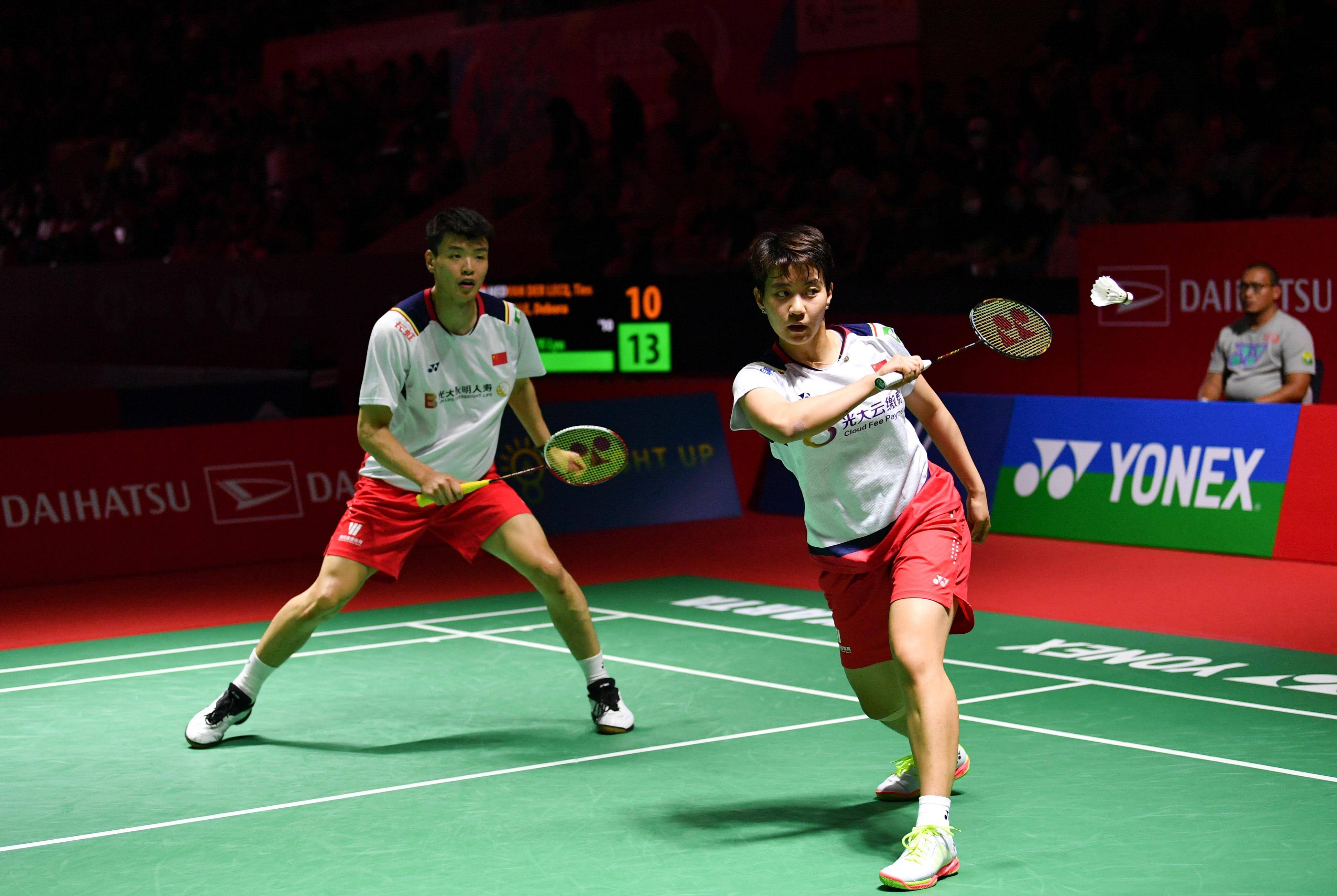 德国队横扫中国队,黄鸭组合点燃赛场 德国队横扫中国队,黄鸭组合点燃赛场