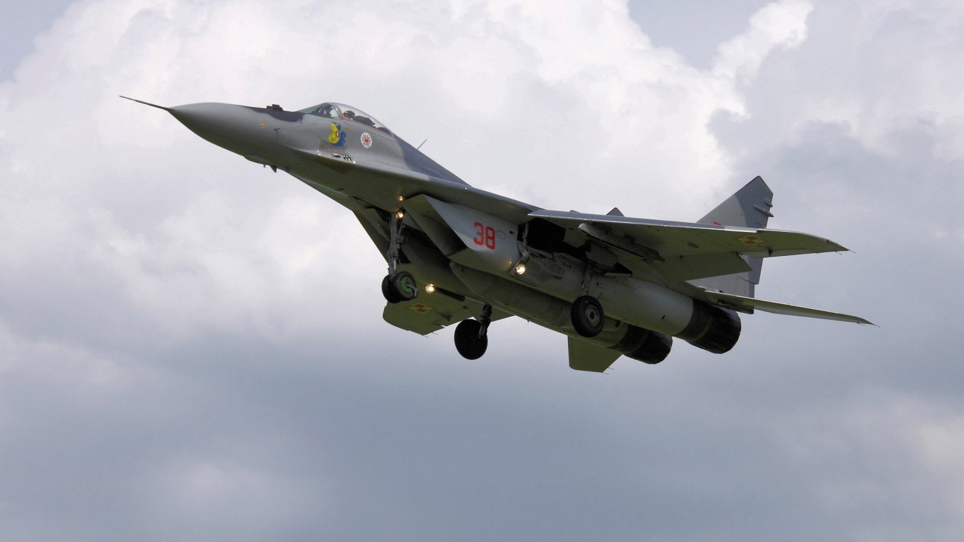 骑士狂飙突进打穿深圳，浓眉攻防一体统治赛场